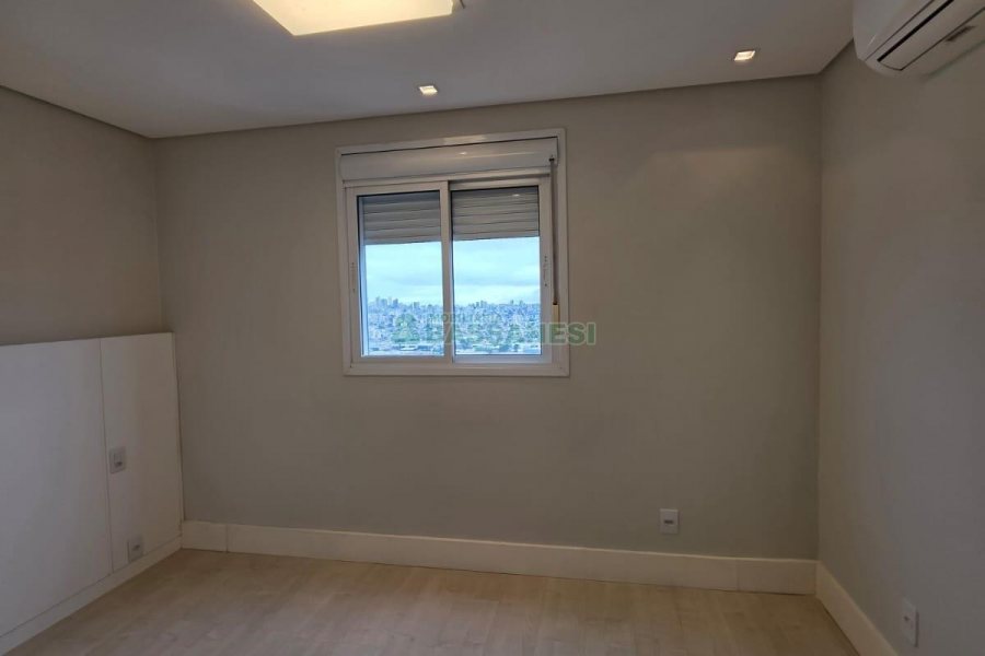 Apto Mobiliado com 113m², 3 dormitórios, 2 vagas, no bairro Vila Horn em Caxias do Sul para Alugar