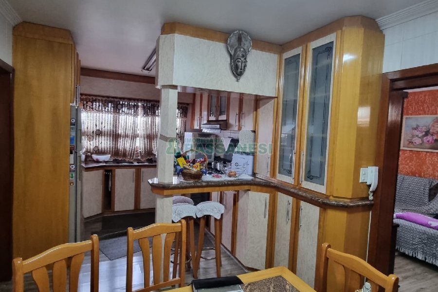 Apartamento com 150m², 3 dormitórios, 2 vagas, no bairro Forqueta em Caxias do Sul para Comprar