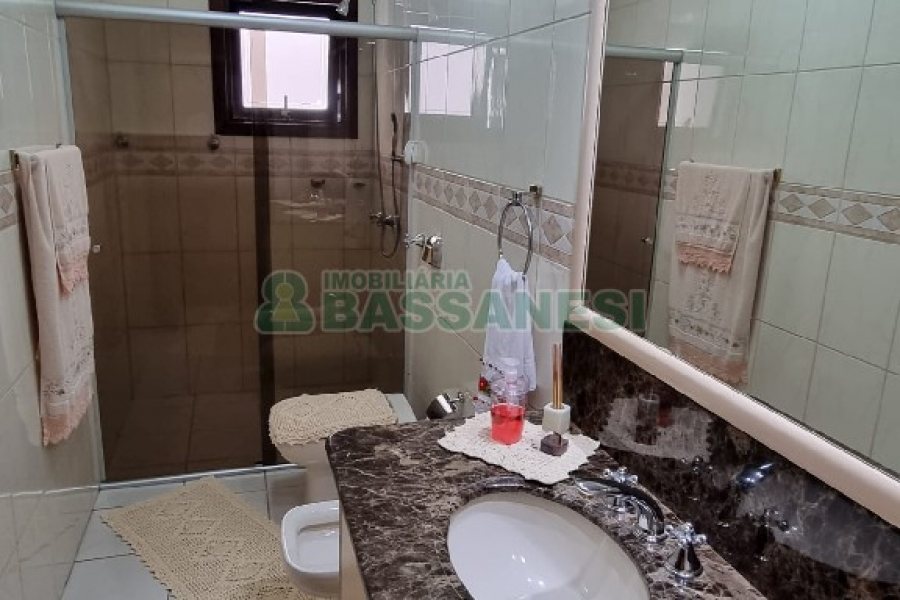 Apartamento com 150m², 3 dormitórios, 2 vagas, no bairro Forqueta em Caxias do Sul para Comprar