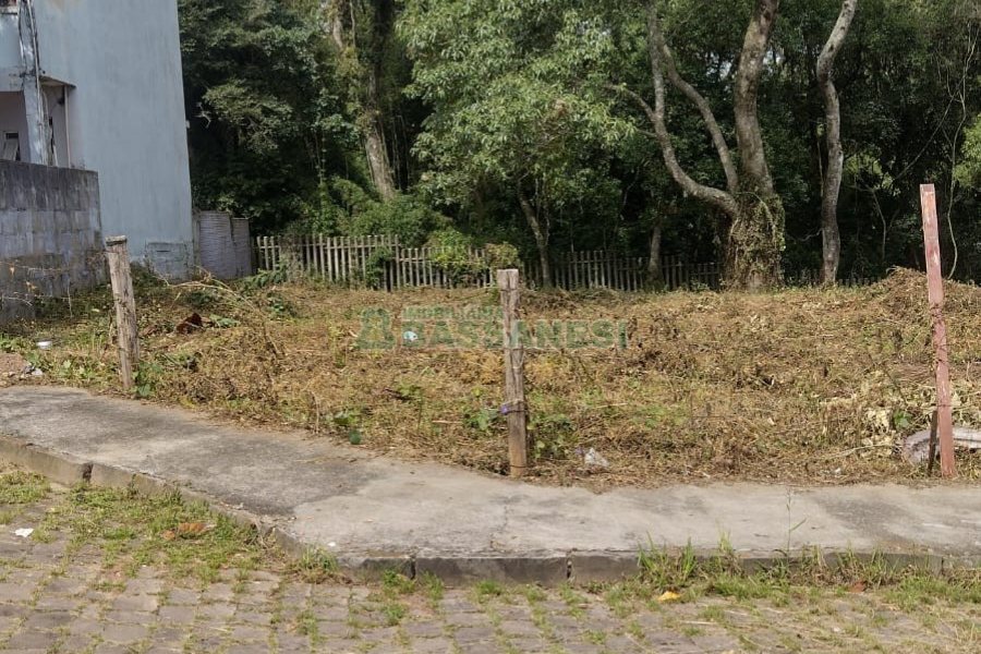 Terreno, no bairro Cidade Nova em Caxias do Sul para Comprar
