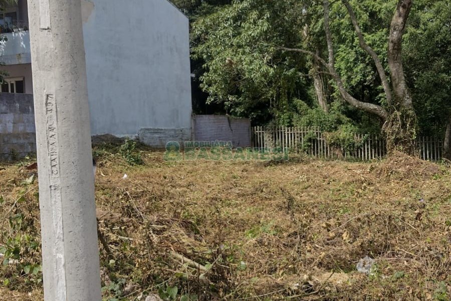 Terreno, no bairro Cidade Nova em Caxias do Sul para Comprar