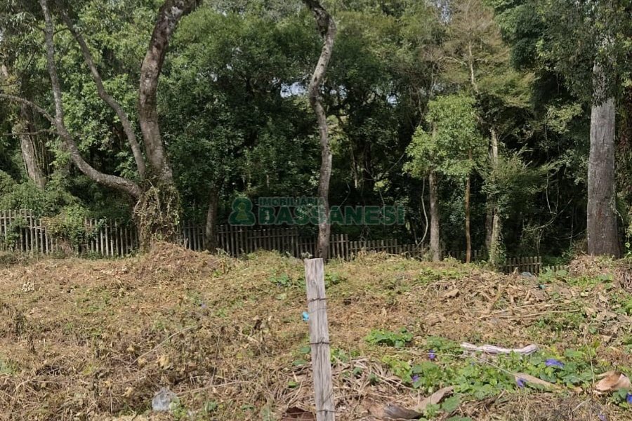 Terreno, no bairro Cidade Nova em Caxias do Sul para Comprar