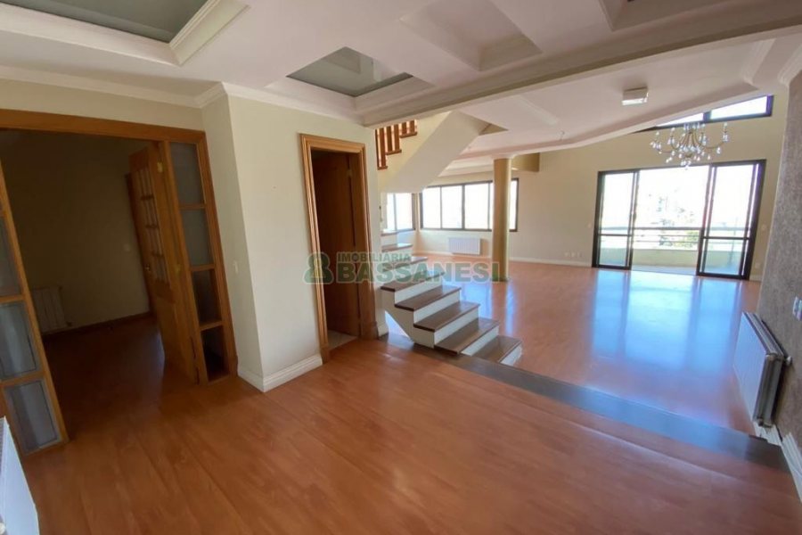 Apto/Cobertura com 463m², 3 dormitórios, 3 vagas, no bairro Jardim América em Caxias do Sul para Comprar