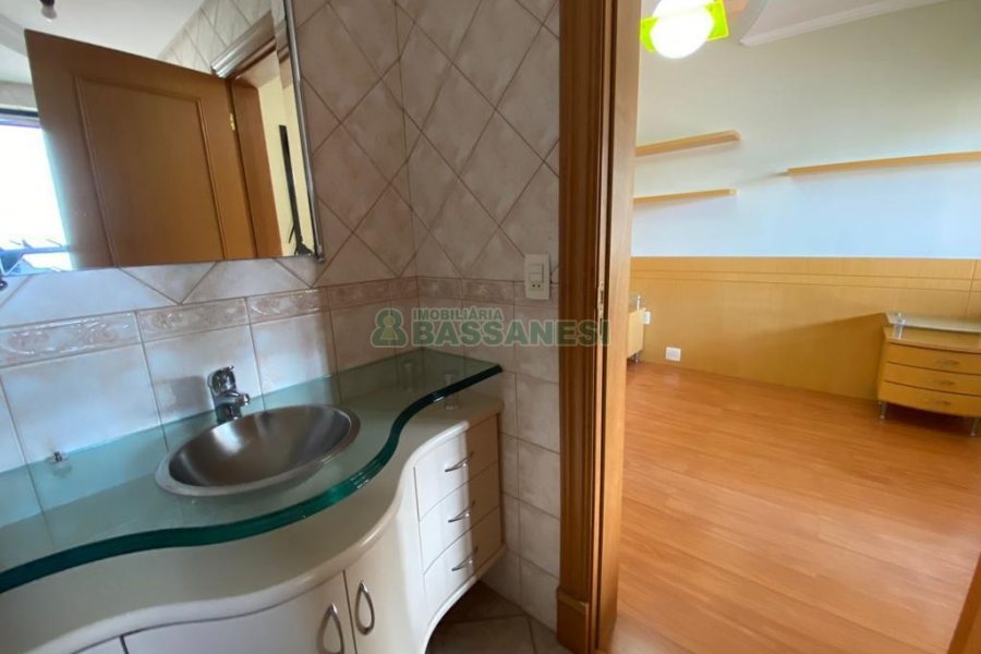 Apto/Cobertura com 463m², 3 dormitórios, 3 vagas, no bairro Jardim América em Caxias do Sul para Comprar