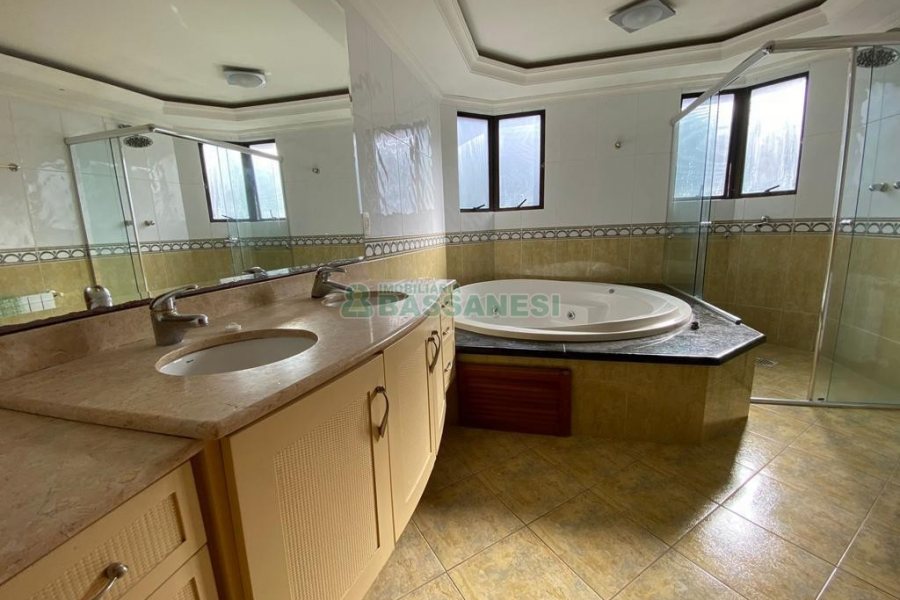 Apto/Cobertura com 463m², 3 dormitórios, 3 vagas, no bairro Jardim América em Caxias do Sul para Comprar