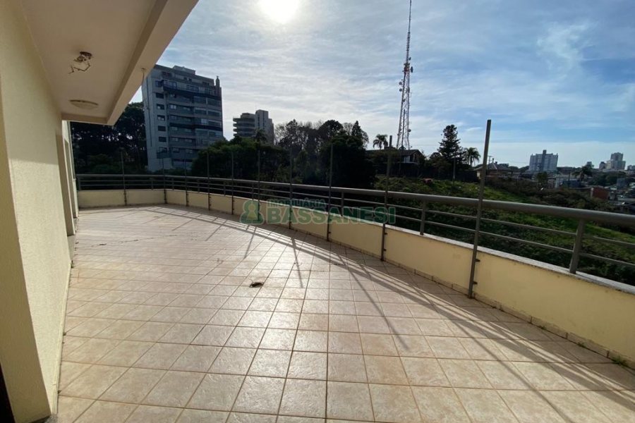 Apto/Cobertura com 463m², 3 dormitórios, 3 vagas, no bairro Jardim América em Caxias do Sul para Comprar