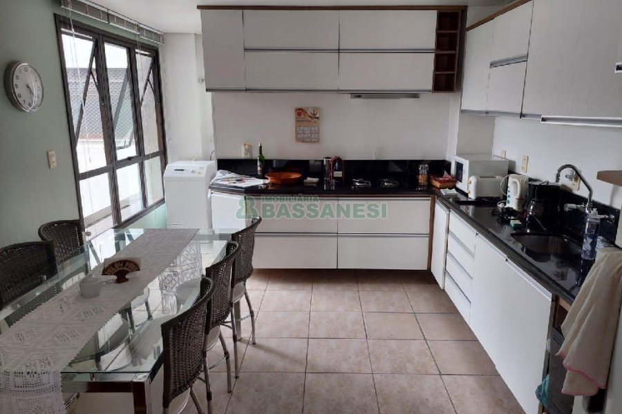 Apartamento com 90m², 2 dormitórios, 1 vaga, no bairro Cristo Redentor em Caxias do Sul para Comprar