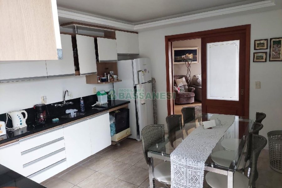 Apartamento com 90m², 2 dormitórios, 1 vaga, no bairro Cristo Redentor em Caxias do Sul para Comprar