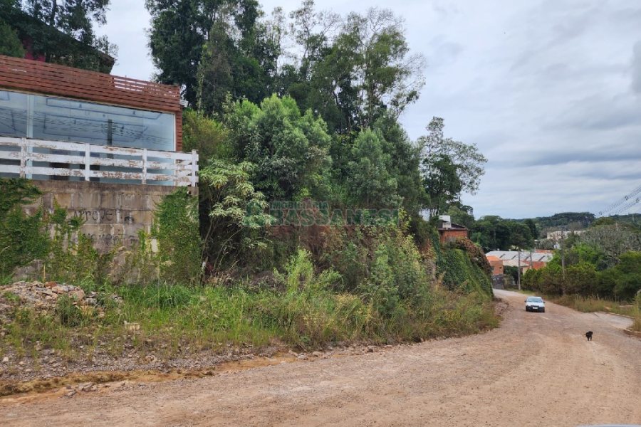Terreno, no bairro Ana Rech em Caxias do Sul para Comprar