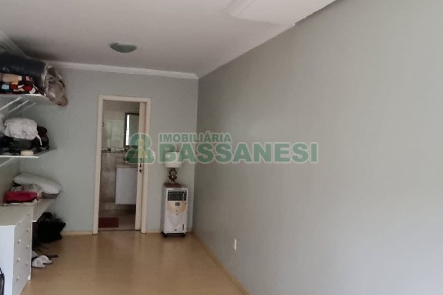 Chácara com 324m², 3 dormitórios, 6 vagas, no bairro Nossa Senhora da Saúde em Caxias do Sul para Comprar