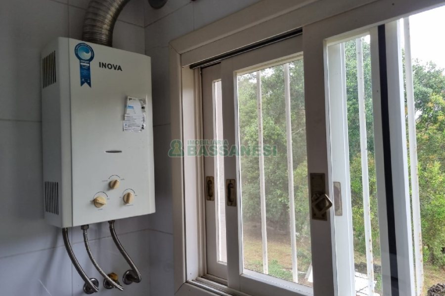 Chácara com 324m², 3 dormitórios, 6 vagas, no bairro Nossa Senhora da Saúde em Caxias do Sul para Comprar