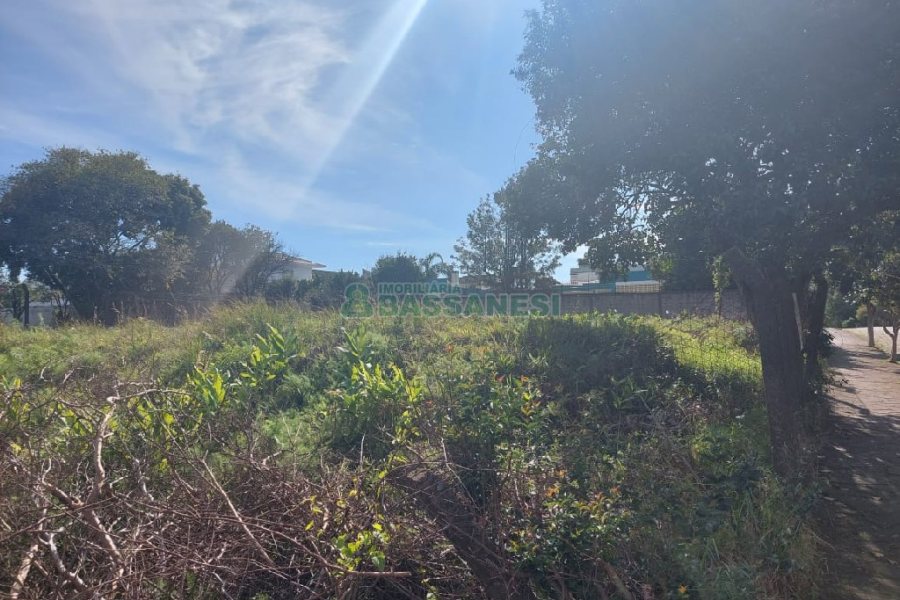 Terreno, no bairro Cinqüentenário em Caxias do Sul para Comprar