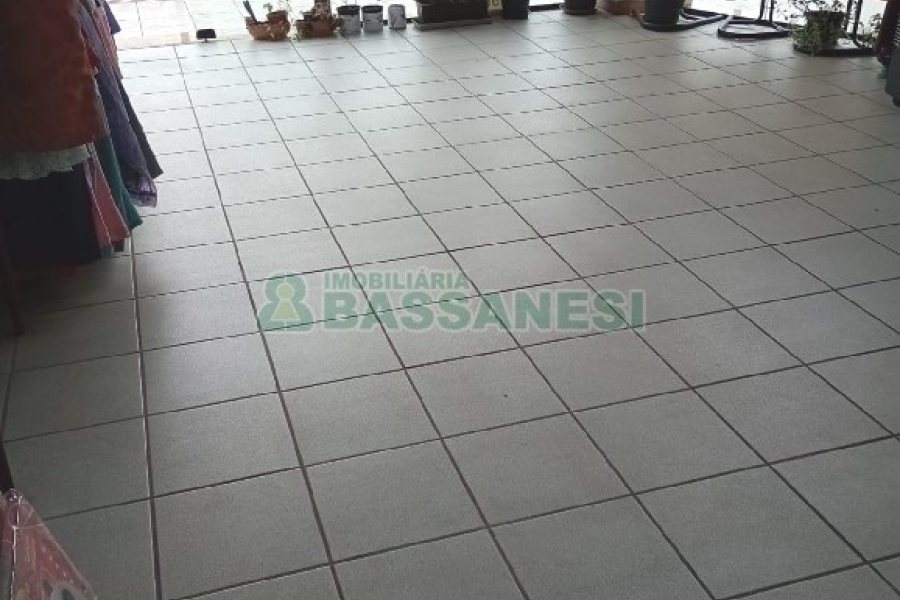 Loja com 64m², 2 vagas, no bairro Pio X em Caxias do Sul para Alugar