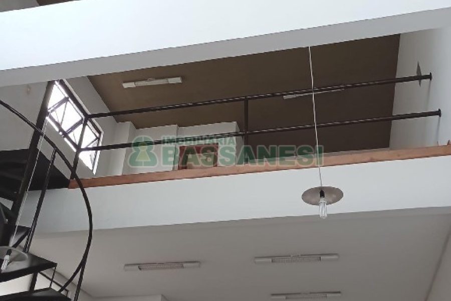 Loja com 64m², 2 vagas, no bairro Pio X em Caxias do Sul para Alugar