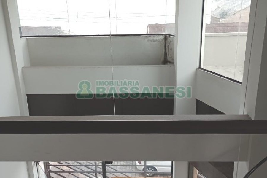 Loja com 64m², 2 vagas, no bairro Pio X em Caxias do Sul para Alugar