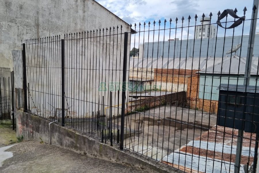 Terreno com 230m², no bairro Centro em Caxias do Sul para Alugar ou Comprar