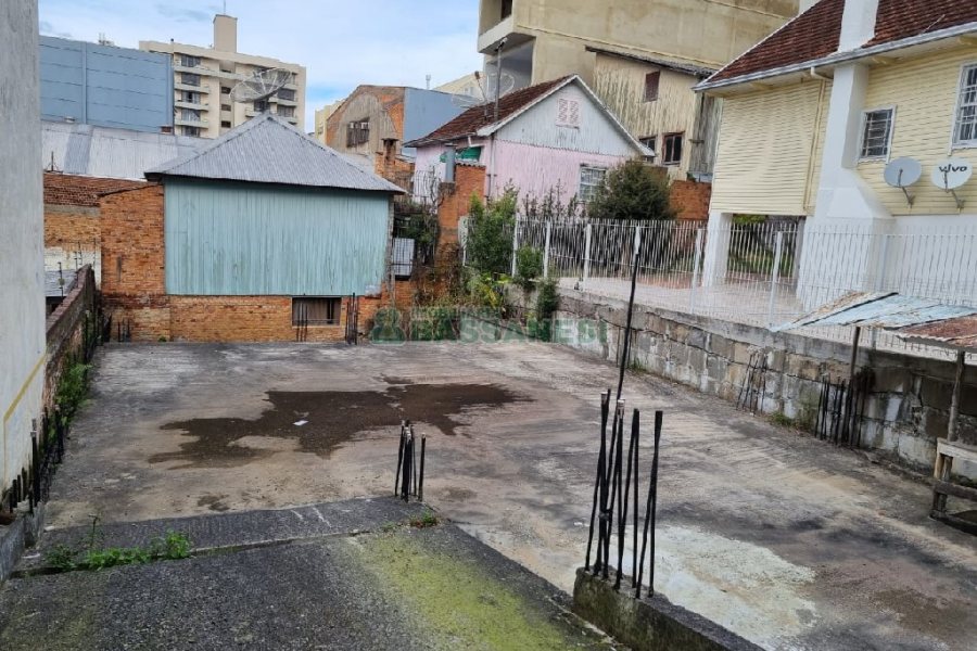 Terreno com 230m², no bairro Centro em Caxias do Sul para Alugar ou Comprar