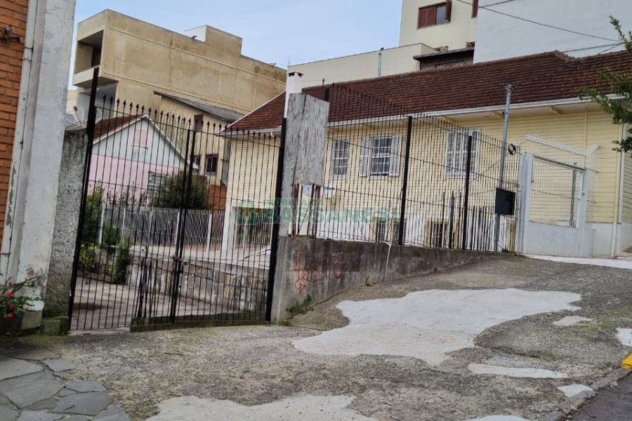 Terreno com 230m², no bairro Centro em Caxias do Sul para Alugar ou Comprar