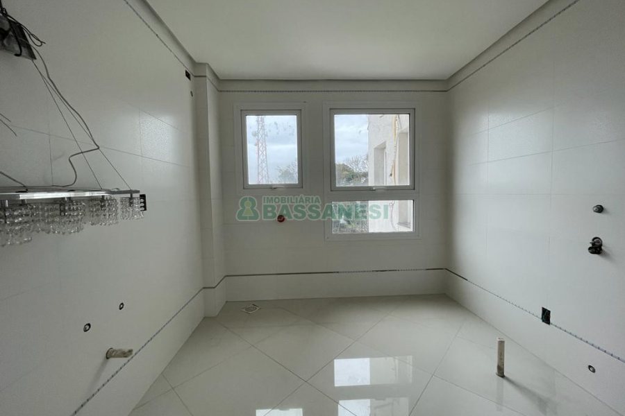 Apartamento com 376m², 3 dormitórios, 4 vagas, no bairro Jardim América em Caxias do Sul para Comprar