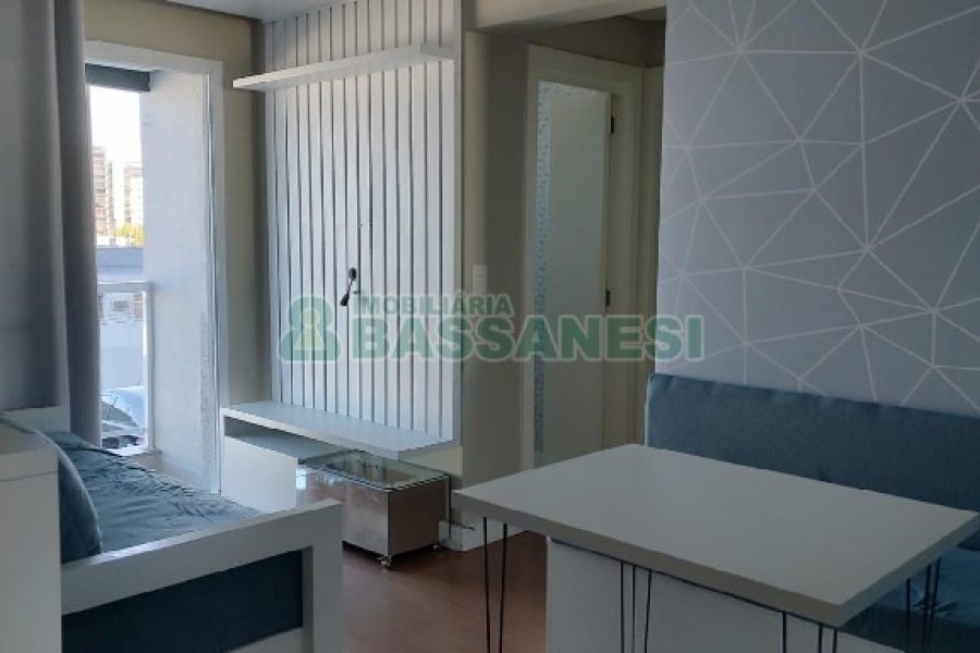 Apto Mobiliado com 40m², 1 dormitório, 1 vaga, no bairro Lourdes em Caxias do Sul para Comprar