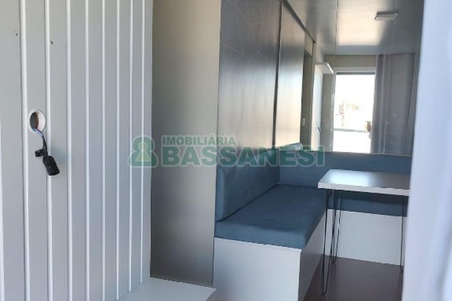 Apto Mobiliado com 40m², 1 dormitório, 1 vaga, no bairro Lourdes em Caxias do Sul para Comprar