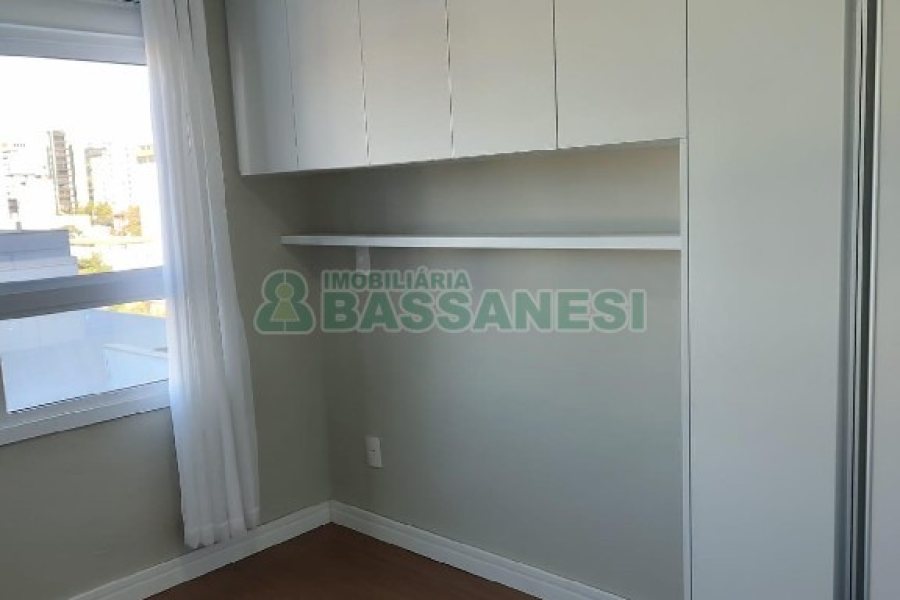 Apto Mobiliado com 40m², 1 dormitório, 1 vaga, no bairro Lourdes em Caxias do Sul para Comprar