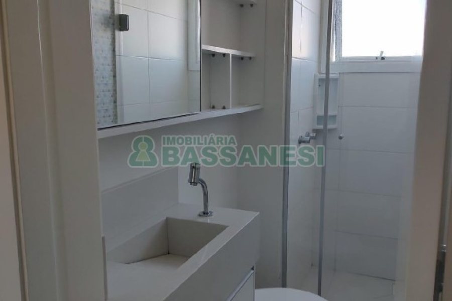 Apto Mobiliado com 40m², 1 dormitório, 1 vaga, no bairro Lourdes em Caxias do Sul para Comprar