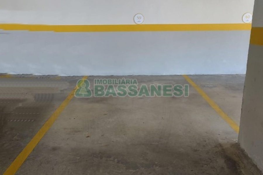 Apto Mobiliado com 40m², 1 dormitório, 1 vaga, no bairro Lourdes em Caxias do Sul para Comprar