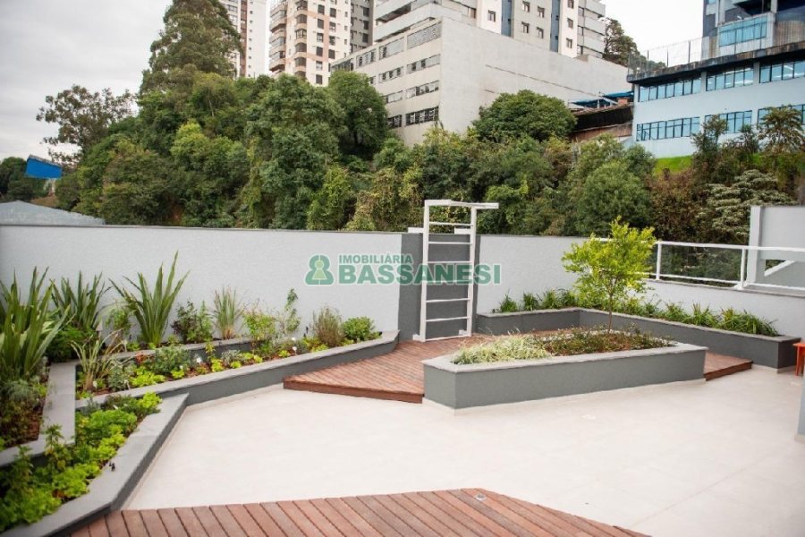 Apto Mobiliado com 40m², 1 dormitório, 1 vaga, no bairro Lourdes em Caxias do Sul para Comprar