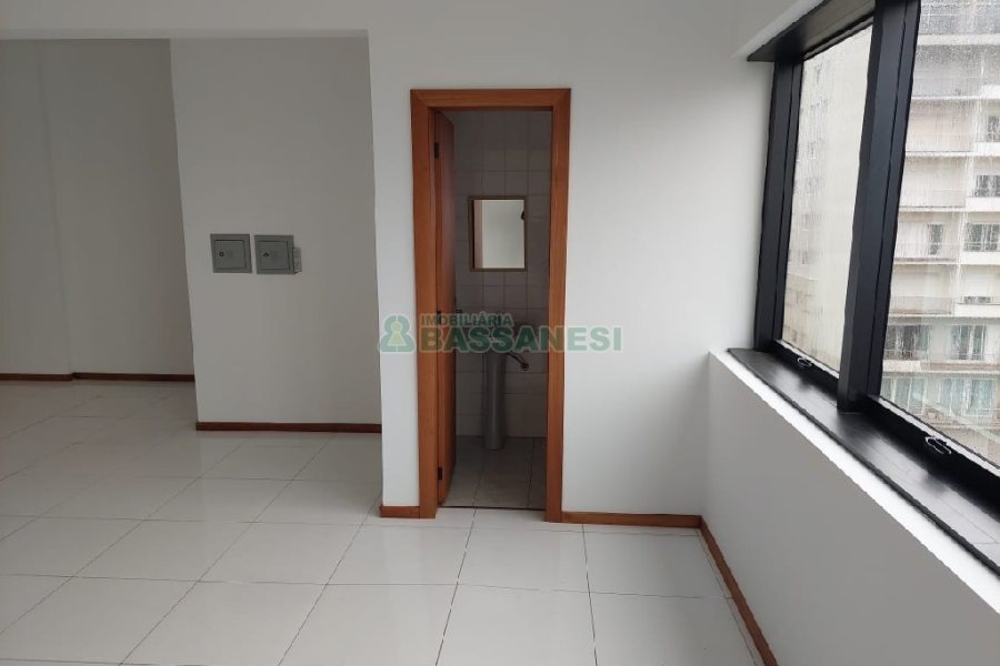 Sala com 48m², no bairro Centro em Caxias do Sul para Comprar