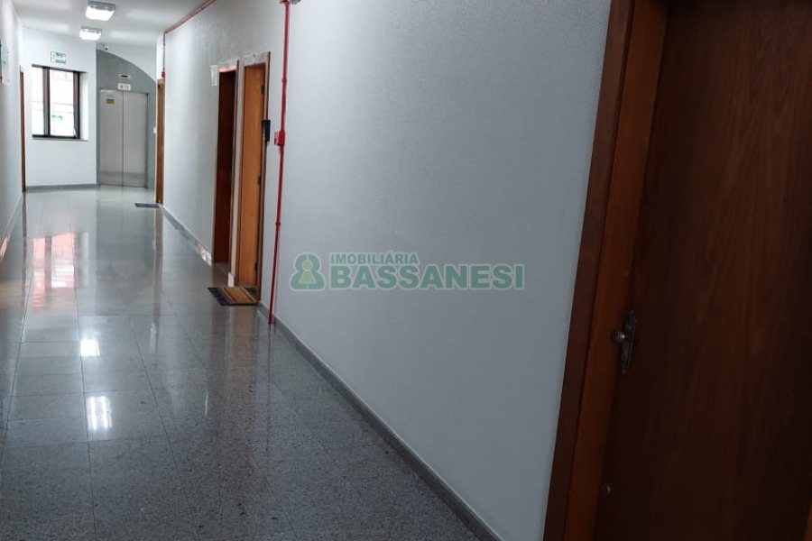 Sala com 48m², no bairro Centro em Caxias do Sul para Comprar