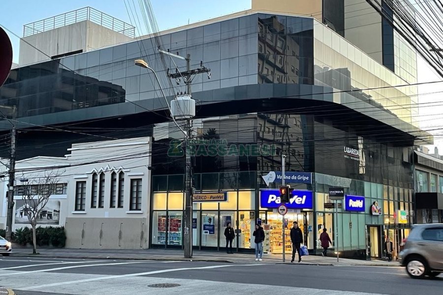 Sala com 600m², no bairro Centro em Caxias do Sul para Alugar