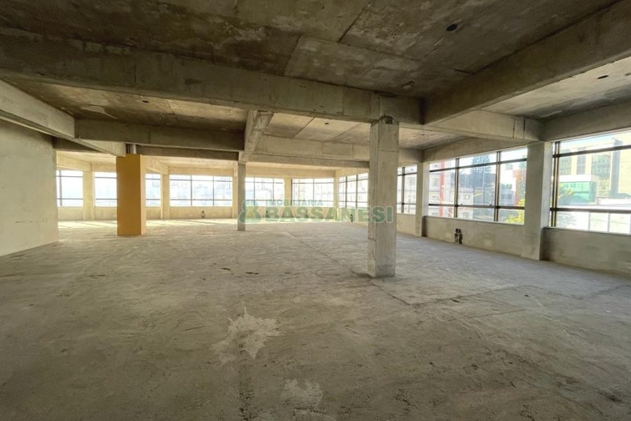 Sala com 600m², no bairro Centro em Caxias do Sul para Alugar