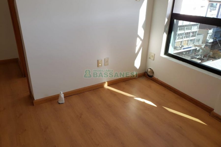 Sala com 55m², 1 vaga, no bairro São Pelegrino em Caxias do Sul para Comprar