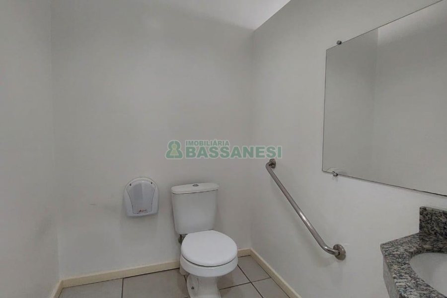 Sala com 430m², no bairro Centro em Caxias do Sul para Alugar