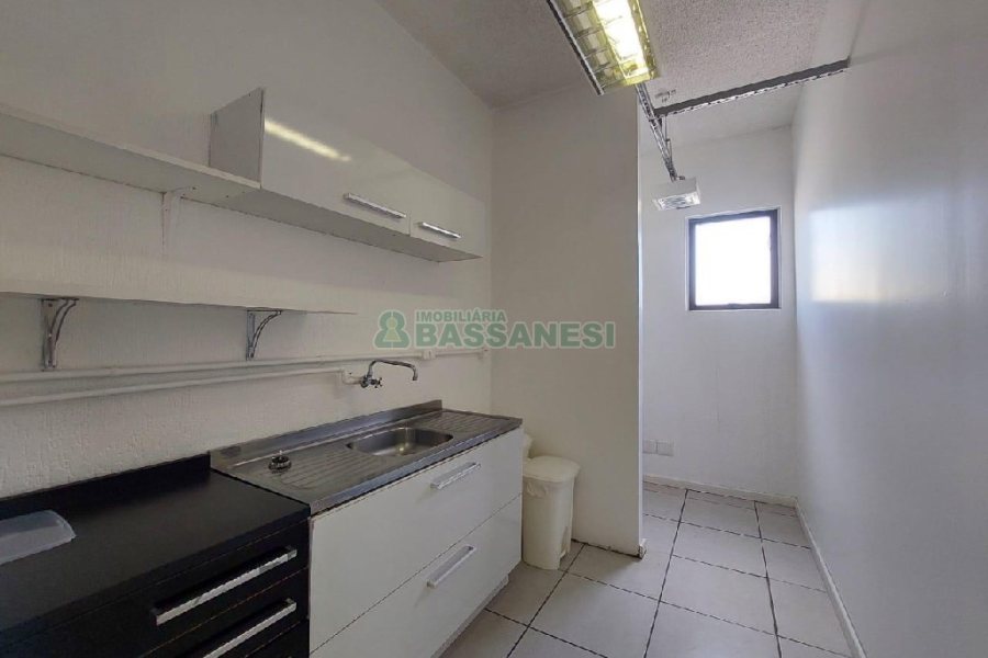 Sala com 430m², no bairro Centro em Caxias do Sul para Alugar