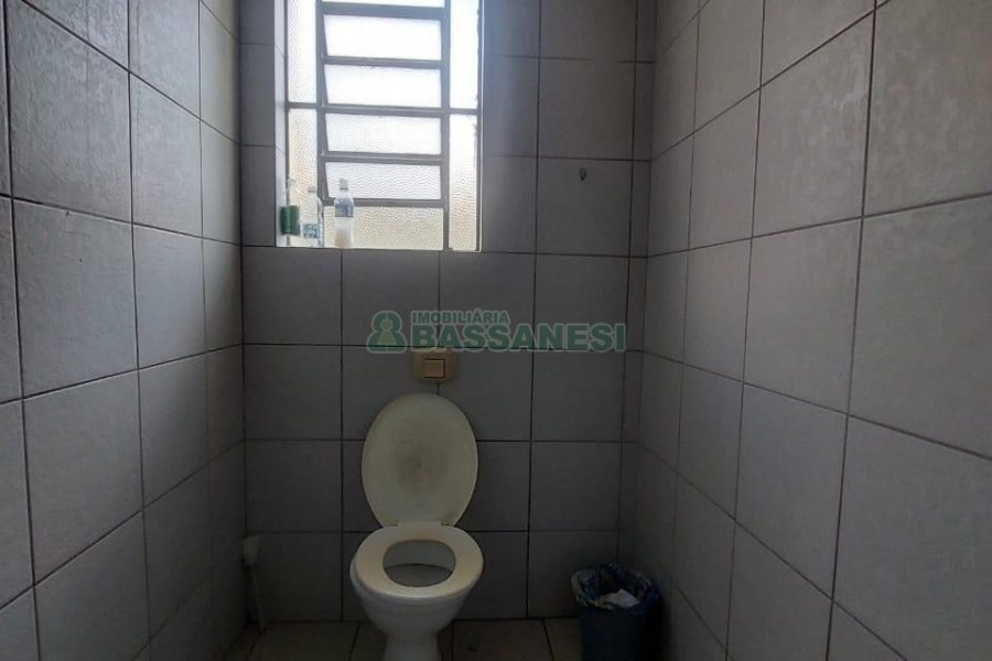 Sala com 430m², no bairro Centro em Caxias do Sul para Alugar