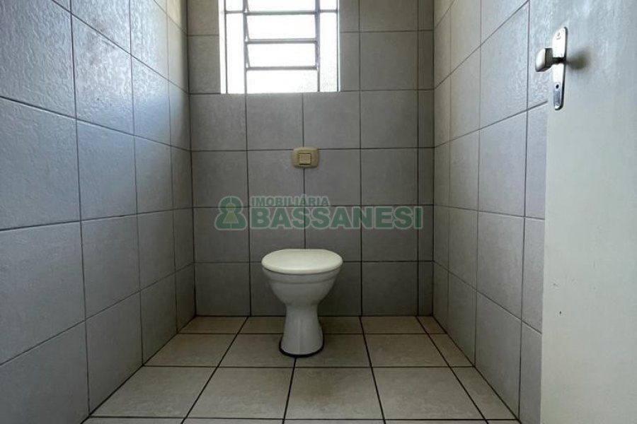 Sala com 430m², no bairro Centro em Caxias do Sul para Alugar