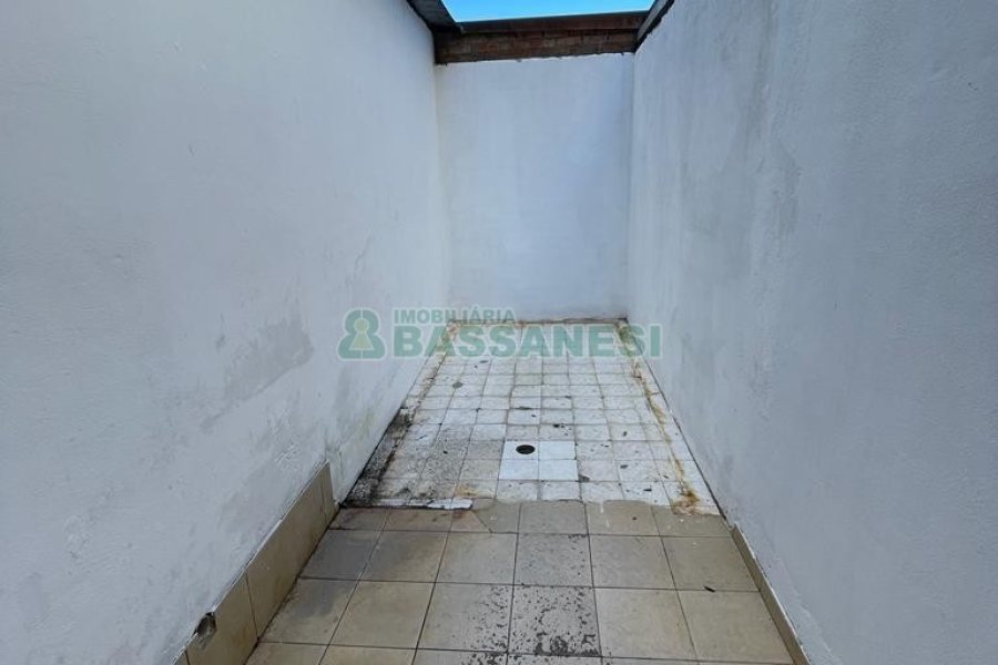 Loja com 500m², no bairro Medianeira em Caxias do Sul para Alugar