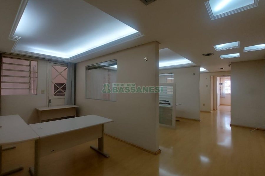 Loja com 780m², no bairro Centro em Caxias do Sul para Alugar ou Comprar