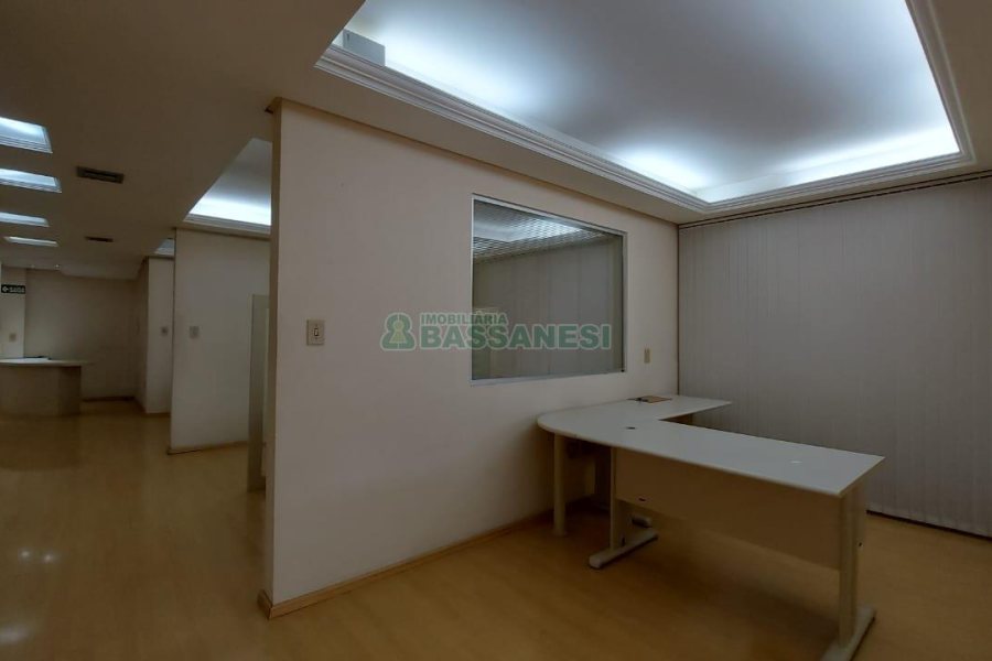 Loja com 780m², no bairro Centro em Caxias do Sul para Alugar ou Comprar