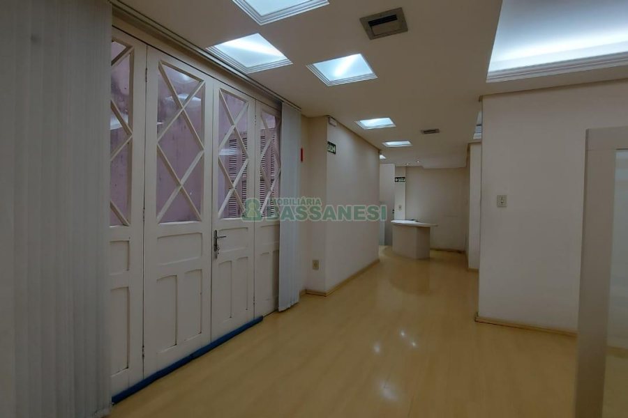 Loja com 780m², no bairro Centro em Caxias do Sul para Alugar ou Comprar