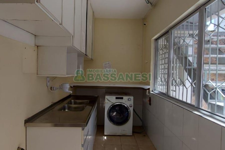 Loja com 780m², no bairro Centro em Caxias do Sul para Alugar ou Comprar