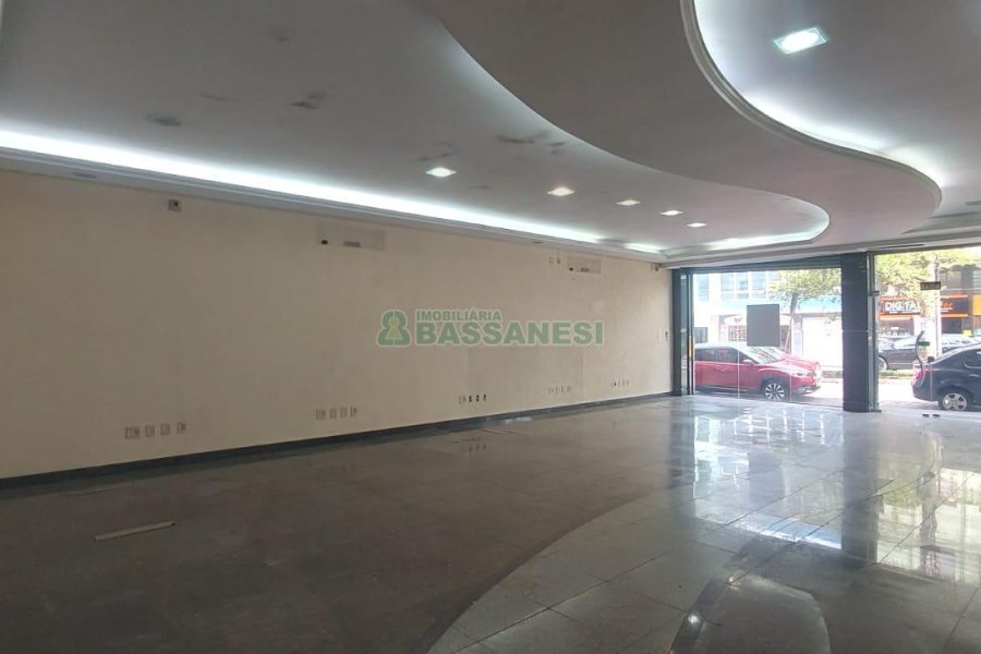 Loja com 780m², no bairro Centro em Caxias do Sul para Alugar ou Comprar