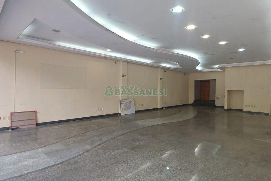 Loja com 780m², no bairro Centro em Caxias do Sul para Alugar ou Comprar