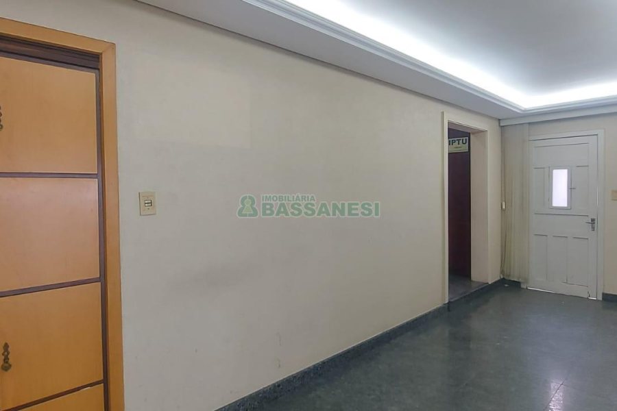 Loja com 780m², no bairro Centro em Caxias do Sul para Alugar ou Comprar