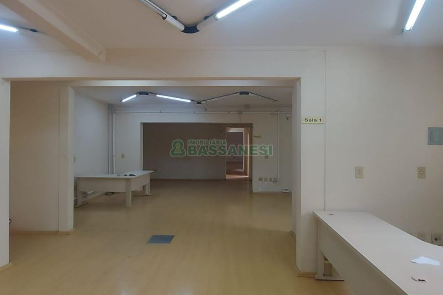 Loja com 780m², no bairro Centro em Caxias do Sul para Alugar ou Comprar