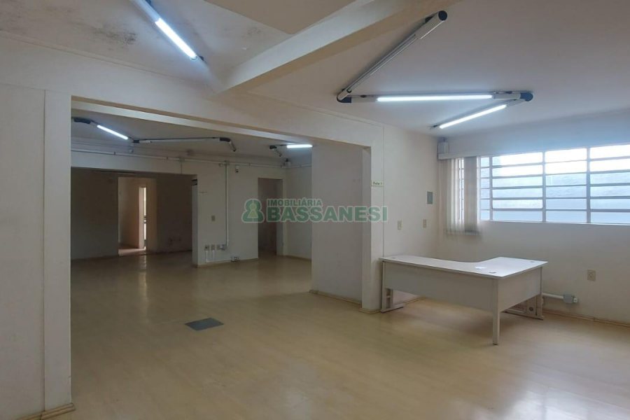 Loja com 780m², no bairro Centro em Caxias do Sul para Alugar ou Comprar