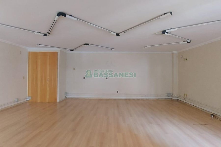 Loja com 780m², no bairro Centro em Caxias do Sul para Alugar ou Comprar