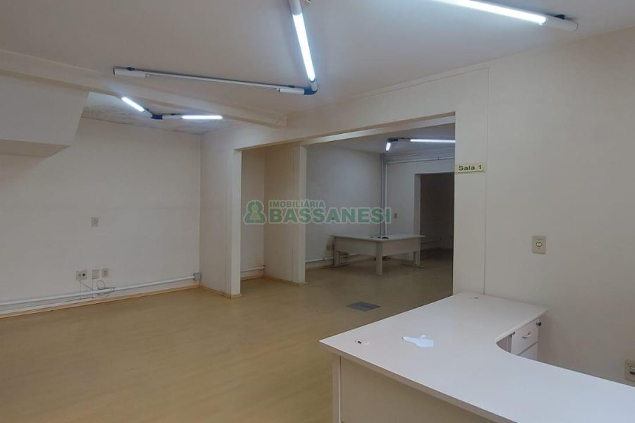 Loja com 780m², no bairro Centro em Caxias do Sul para Alugar ou Comprar